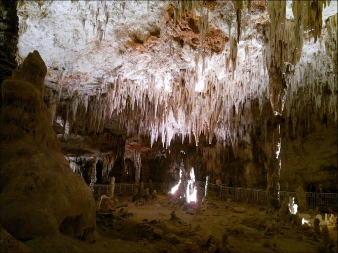 Grottes beni add Aïn Fezza