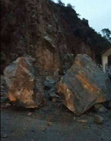 Chutes blocs de pierres