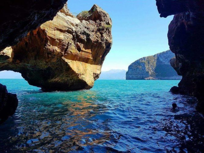 Grottes d'El meftah de Cap carbon à Béjaïa | Photos-algerie.xyz